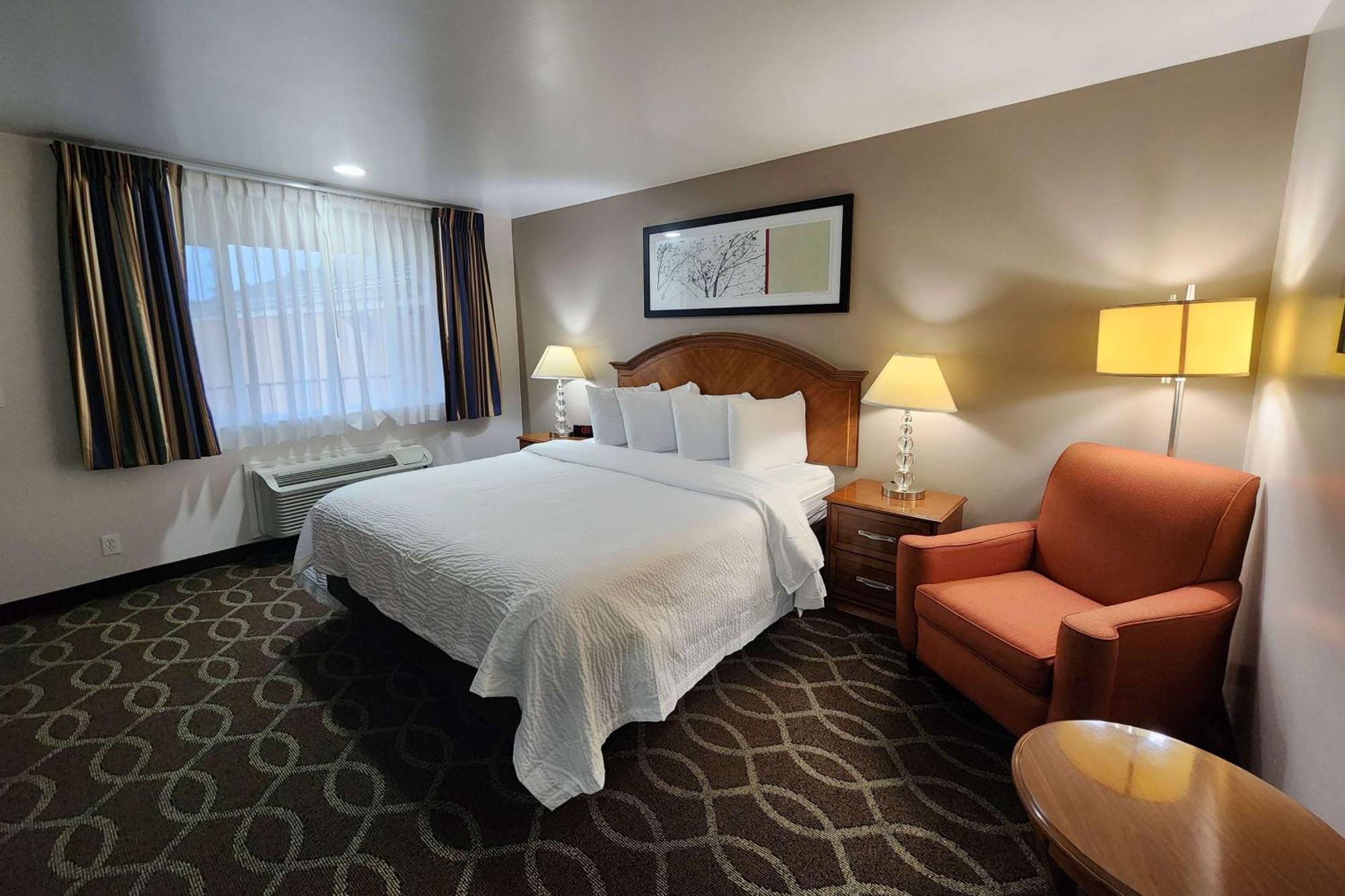 Ramada Bayside Inn & Suites Eureka Exterior photo