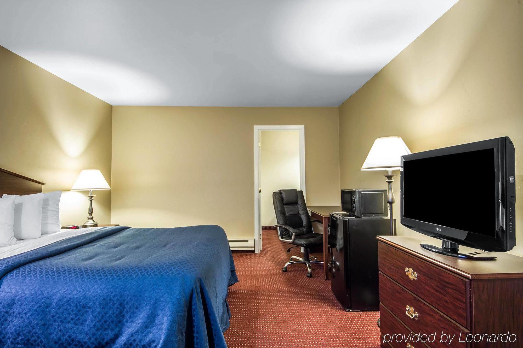 Ramada Bayside Inn & Suites Eureka Exterior photo